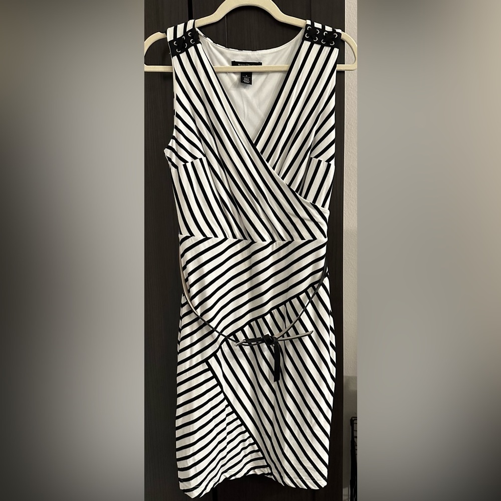 White House Black Market Striped White and Black Sleeveless Dress Size 8